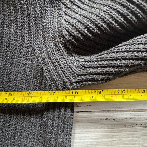 H&M Men’s Dark Gray Polo Cotton Sweater Size S – Classic Knit Pullover - Picture 13 of 14